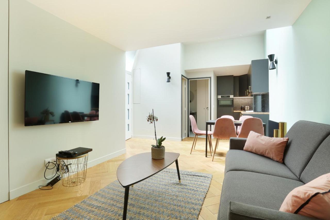 Apartment Center Of Paris By Studio Prestige Exterior foto